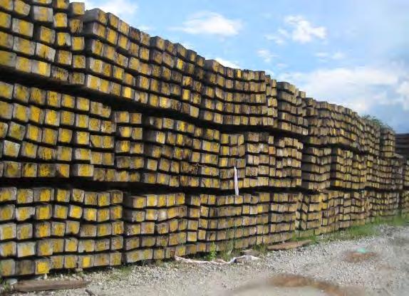 Lawatan Audit ke depoh simpanan bahan lusuh di Pinang Tunggal, Kedah mendapati bahan lusuh seperti kayu landasan dan rel kereta api masih belum dikeluarkan dari tapak pelupusan oleh kontraktor yang