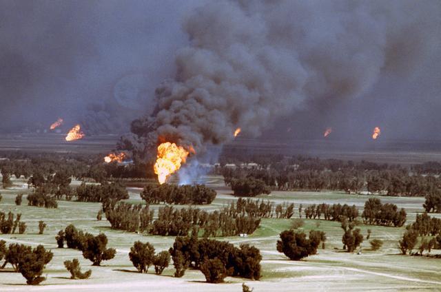 Persian Gulf War Iraq s Scorched Earth