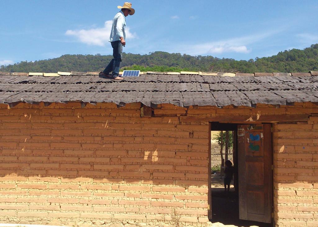 ILUMÉXICO ECLA Graduate 2017 Iluméxico is a social enterprise in renewable energy providing solar energy systems to rural, marginalized communities in Mexico.