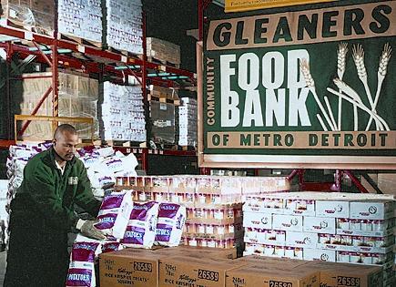 1990 Gleaners receives the first ever Best-Managed Non-Profit designation from Crain s Detroit Business. 9,321,784 pounds of food are distributed (fiscal year).