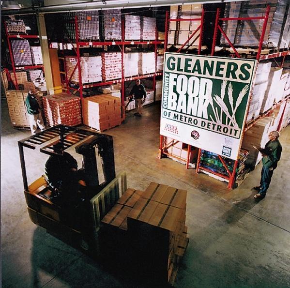 1997 November marks the 20 th Anniversary of Gleaners Community Food Bank. The landmark is accompanied by the first comprehensive study on hunger, initiated by Second Harvest.