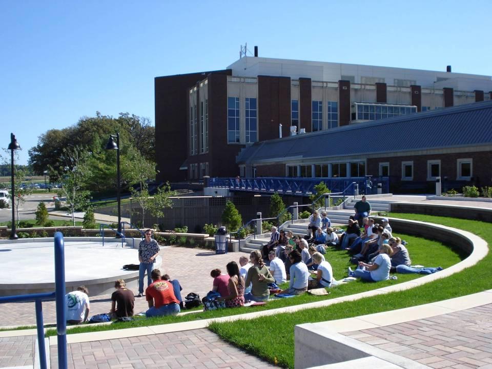 Rochester Community Technical College amphitheater: exterior