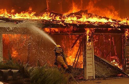 When Natural Disasters Strike: Southern California Firestorm SCA Firestorm Case Study Multiple County evacuations 20,000 Apria patients impacted