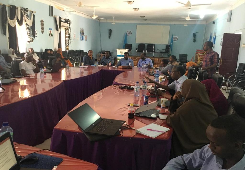 Dr Abdihamid Ibrahim, Co-Cluster Coordinator- Somalia providing overview on the