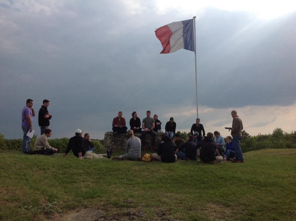 COL Mike Stoneham leads a discussion of Rupert Brooke s poem The Soldier at Fort Vaux, a