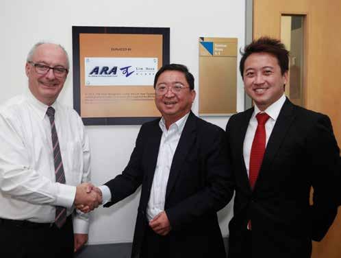 GIVING REVIEW 2014 ARA & LIM HOON SCHOLARSHIPS EXTEND THEIR SUPPORT (Left to right) SMU President Professor Arnoud De Meyer, Group CEO of ARA Asset Management Mr John Lim, and Director of Lim Hoon