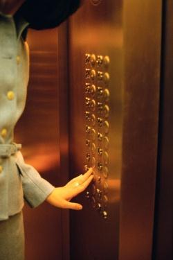 Elevator Etiquette Use the elevator as an opportunity to make a favorable impression. Smile and speak to fellow passengers.