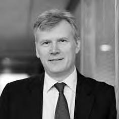 2 Accountability Report Executive and Advisory Boardlevel Directors Sir David Dalton Chief Executive Sir David Dalton has been a Chief Executive for 20 years and joined Salford Royal in July 2001.