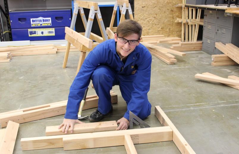 C a r e e r a n d Te c h n i c a l E d u c a t i o n Residential Carpentry / Building Construction Students will have exposure to real-world projects, timelines and trades, allowing for an effective