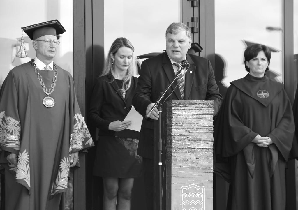 16 3. VALDYMAS ASU steigėjas Lietuvos Respublikos Seimas. ŠMM įgyvendina valstybės, kaip ASU savininkės, turtines ir neturtines pareigas.