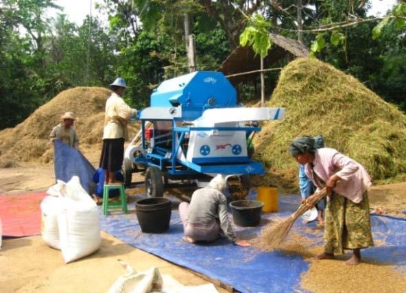 Both VAIS sold 46.88 tons of fertilizers to 270 members by linking with a special loan program offered by the micro-finance section.
