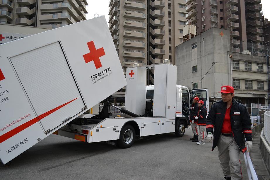 Within 5 hours after the earthquake, JRCS deployed 19 medical teams to the affected prefectures and set up an operations centre. JRCS network of 92 Red Cross hospitals provided mobile health teams.