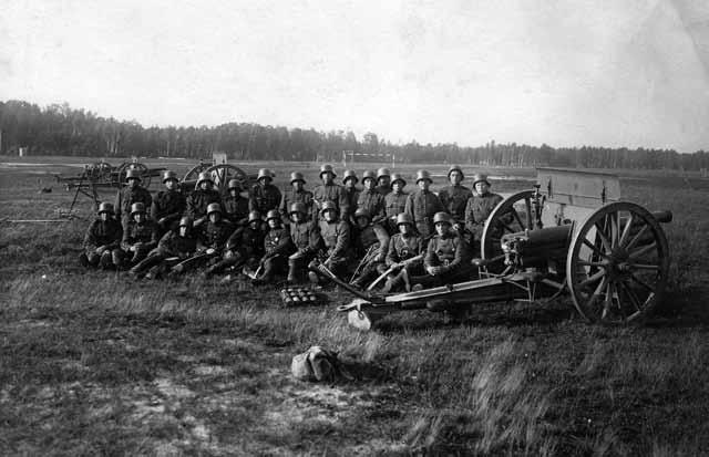 Lietuvos kariuomenės artilerijos pabūklai 1919 1940 m. vadovėlyje 132 duomenų apie 76,2 mm kalibro sviedinius, kuriais būtų galima šaudyti iki 11 km atstumu, nėra. 1939 m.