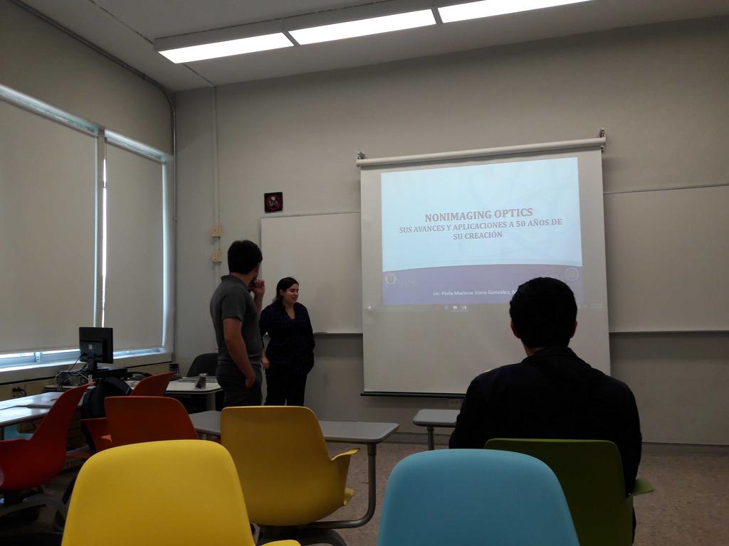 Figure: MSc Perla Viera from UANL giving a workshop on non