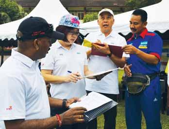 Dialog Group Berhad (DIALOG) contributed manpower and RM 10,000 to support Sekolah Kebangsaan Bukit Lanjan s 33rd Annual Sports Day which was held on 6 November 2016 in Damansara Perdana, Selangor.