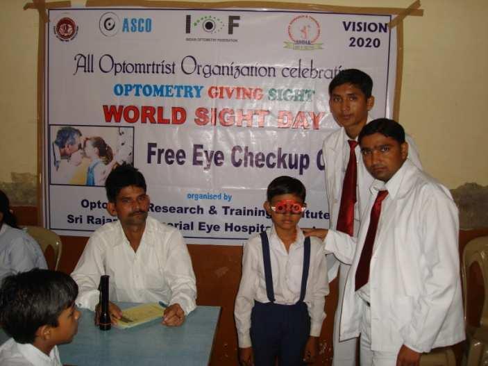 LUCKNOW- Uttar Pradesh,Mr Ashok shivhare Free Eye Check up,lucknow Report of school screening 11-10-2011 Number of schools- 5 ( 4 th class to 8 th class ) 831 male 622 female Total students screened