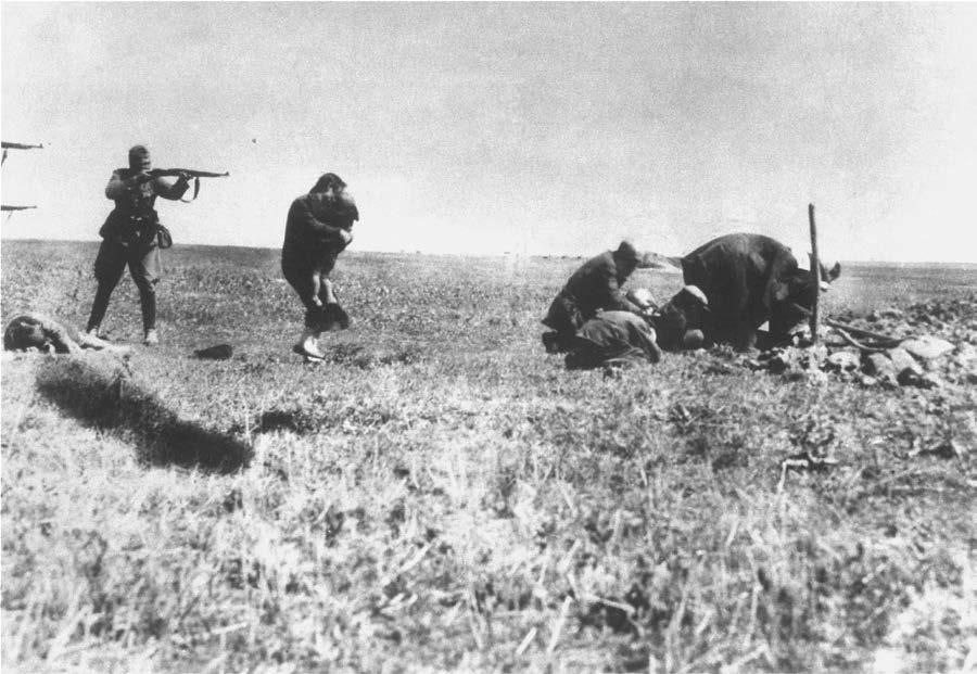 The Genocidal Machine at Work: Murdering Russians Jews Week of April 110 The Major Battles 1941-1942: Encirclements, Defeat and then Victory Before Moscow To the Ukraine: Kiev and Kharkov The Turning