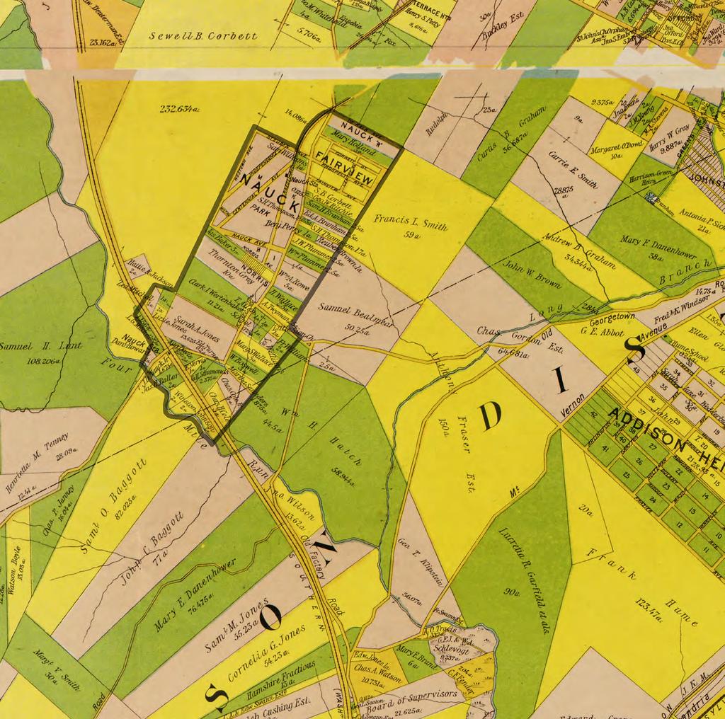 left: Map of Alexandria County, Virginia, for the Virginia Title Company, 1900, with its boundary outlined. right: 2015 boundary of Nauck in red, with the 1900 boundary outline overlay.
