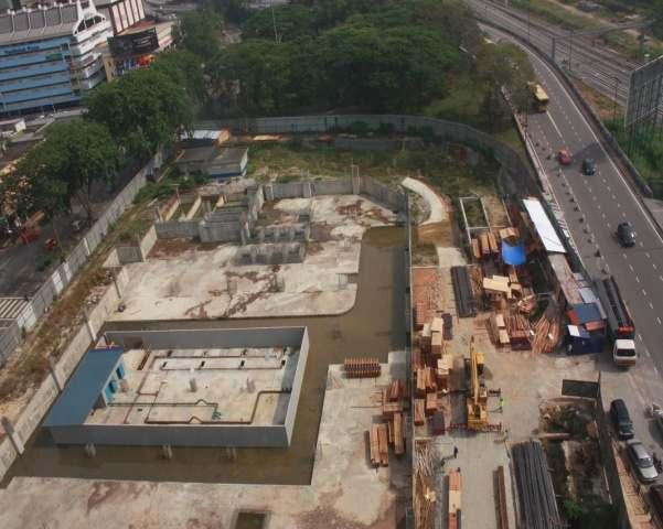 tanah, bersesuaian dengan dasar pembangunan semula Centre Business District di Johor Bahru dan kehendak komersil semasa yang mengambil kira kompleks membeli belah yang moden dan lengkap dengan