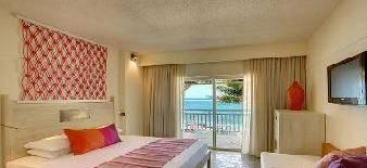 Honeymoon Perks : 1 fruit platter in room upon arrival, one bottle of local flavored rhum, 30 mins couple massage, floral decoration, 1 candle light dinner (MIN 4 NIGHTS) PACKAGE SGL TWN 3RD ADT