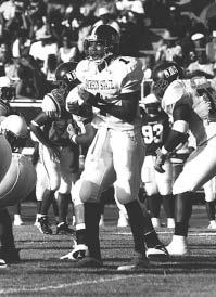 124 ALL-TIME LEADERS TOTAL OFFENSE Year Player, Class G Plays Yards Avg. 1983 Ken Hobart, Idaho... Sr. 11 578 3,800 345.5 1984 Willie Totten, Mississippi Val.... Jr. 10 564 4,572 457.