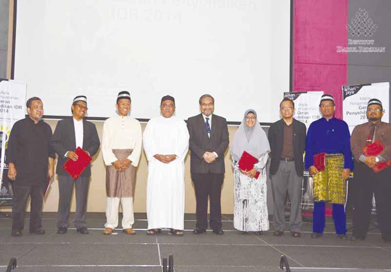 02 IDR Continues Research Work with Universities 18 July 2014 Casuarina@Meru Hotel, Ipoh I nstitut Darul Ridzuan (IDR) and several institutes of higher education signed an agreement to mark the