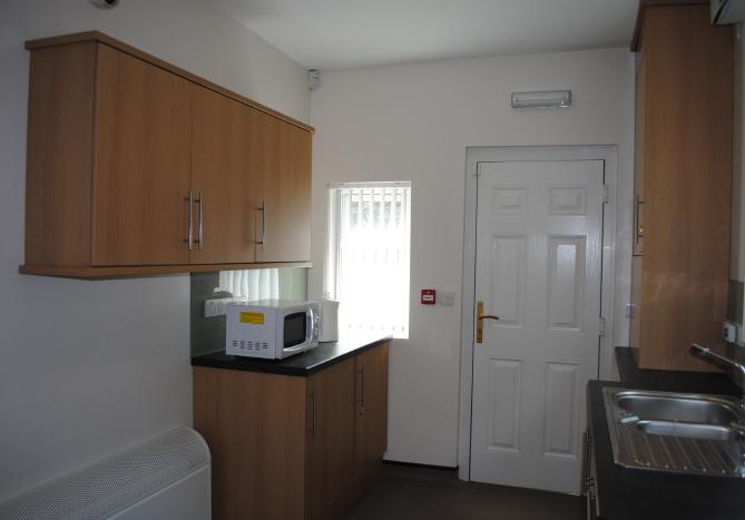 It provides overnight accommodation for family and friends or carers and is available to book for one night only and includes the following facilities: Two bedrooms