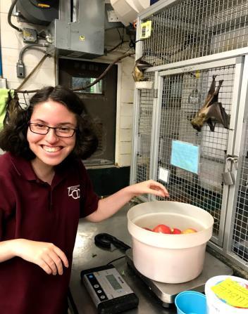33 Name: Ashley Arango Milwaukee, WI West Allis, WI Weekdays, weekends and flexible hours Weighed and prepared food for the animal diets Worked the cash register in food service Assisted in food