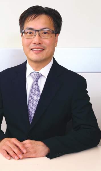 TW PHYSICIAN S CORNER Dr AU Siu Kie Specialist in Clinical Oncology SCOPE OF SERVICE Clinical management of solid cancers including chemotherapy, immunotherapy, palliative care, radiotherapy, and