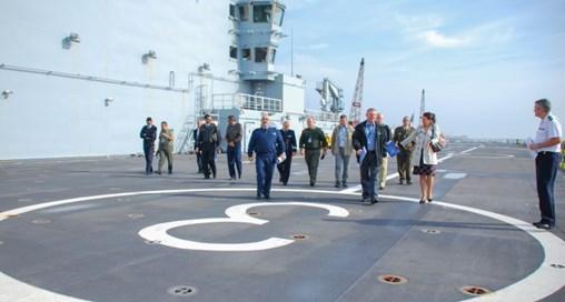 The first impression the JALLC delegation had was of the sheer size of the Tonnerre: it is 199 metres long, 32 metres wide, and Photo: French Navy 20 metres high at the flight-deck level.