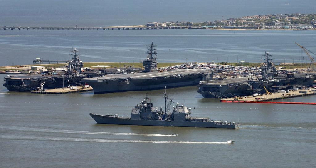 How many warships in Hampton Roads? Hampton Roads is home to 4 of 10 carrier strike groups, 3 of 9 amphibious groups, and over one third of US attack submarines, destroyers and cruisers.