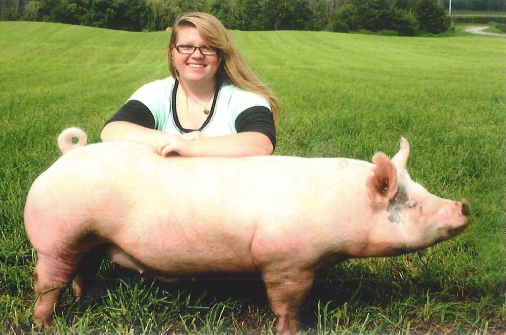 Callie Turner Parents: Brent and Heather Hemmelgarn Member of: Showstoppers 4-H Club Class of 2016 :