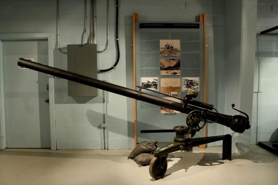 106-MM Recoilless Rifle The M40A1 Rifle (106-MM Recoilless) served as a lightweight recoilless weapon for both antipersonnel and antitank roles in the Canadian Forces.