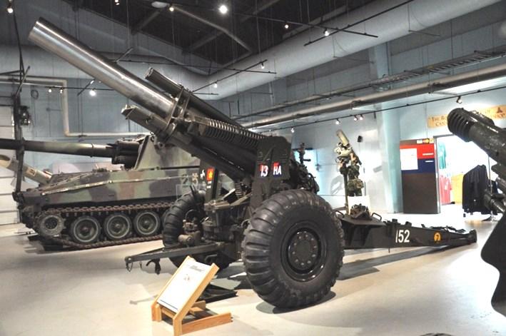 New in the Museum 6 We recently switched a C1 (M1A1) medium towed 155mm howitzer in our National Artillery Gallery.