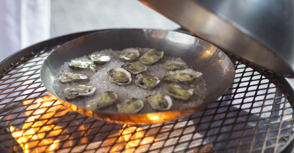 THIS WEEK AT June 24 July 1, 2018 Oyster Roast Sunday, July 1 WEEKLY GUIDE TO RECREATION, ENTERTAINMENT AND DINING Reservations are required for most events and activities by 5 p.m. day prior.