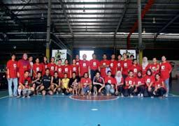 Community & Social Development 8 9 Members of the media, Sinar Harian and staff of LITRAK pose for a group picture before the start of a friendly futsal match organised by LITRAK SMART Highway s