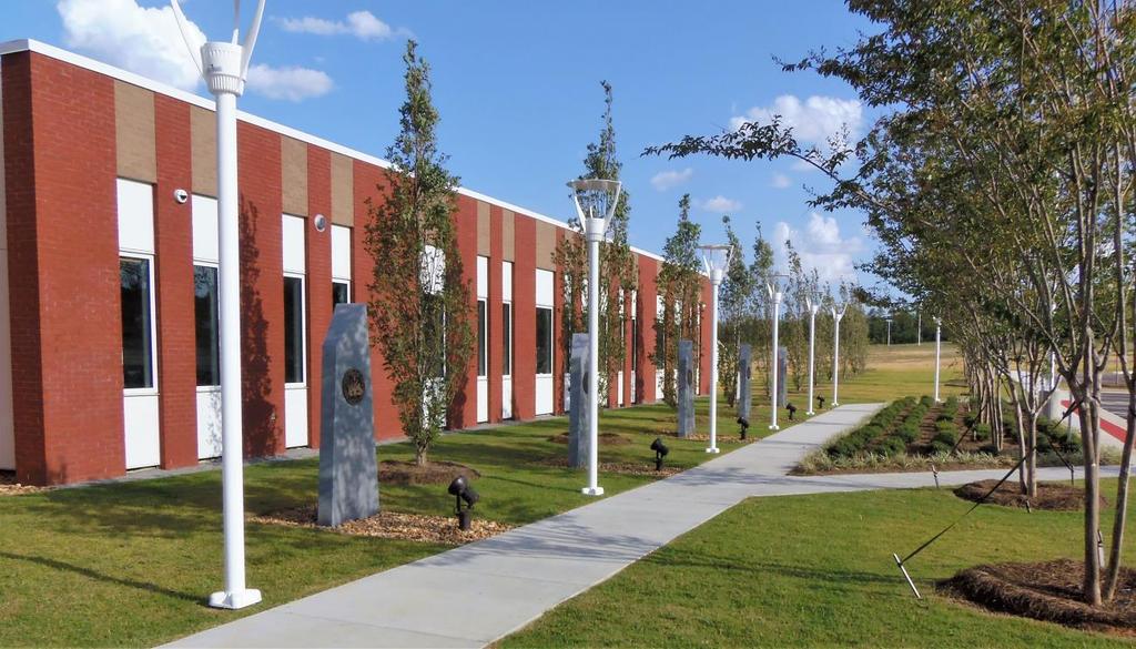 Facilities 32,000 sq/ft building on 44 acres 2 large industrial training bays 10 classrooms (4 telepresence) 2 computer labs 2 active learning classrooms 2 industrial training