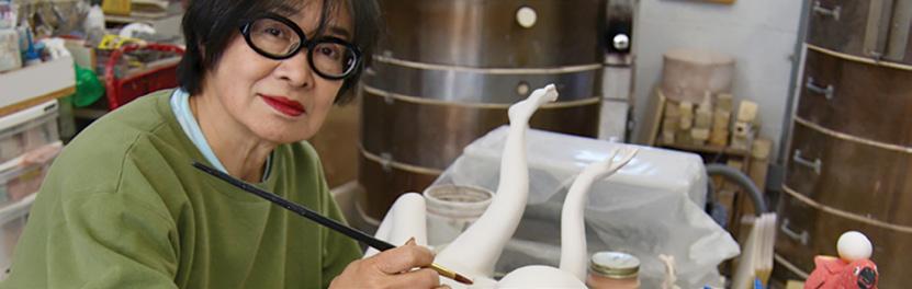 MCA MUSEUM PATTI WARASHINA PATTI WARASHINA Transitory Conversations April 13 - August 5, 2018 Patti Warashina has established herself as an artistic icon, especially in the media of ceramics.