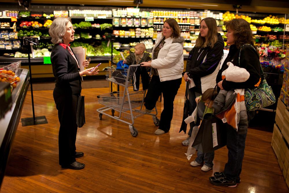 Cooking Maters at the Store : One tme, 90 minute tours conducted at: Grocery stores Farmer