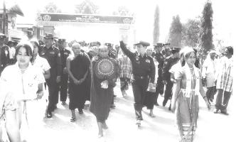 5th Waxing of Tabodwe, 1365 ME Monday, 26 January, 2004 Prime Minister attends hoisting of Htidaw atop Gandakutitaik of Jina Manaung Buddha Image in Sonnathamyaing Swemyodaw (Myainggyingu Region),