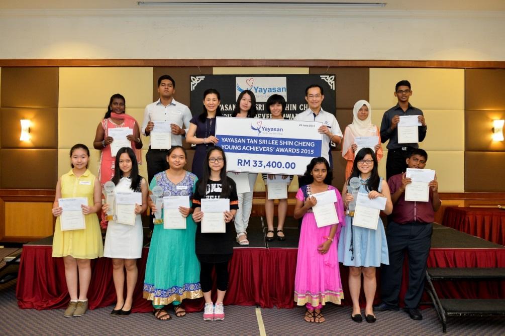 Young Achievers Awards Young Achievers Awards 20 June 2015 This year, a total of 75 students received the Young Achievers Awards (YAA) from Yayasan Tan Sri Lee Shin Cheng (Yayasan TSLSC) totalling