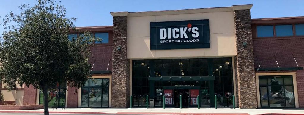 Oaks Mall: Dick