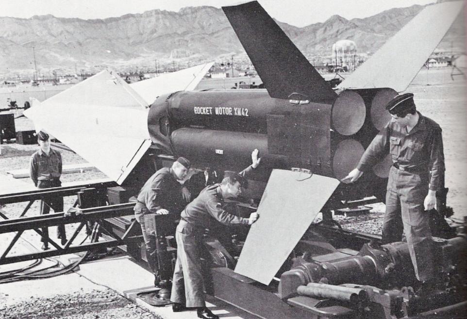 school at Fort Bliss, Texas. 8 By the end of 1976 twenty thousand German troops had attended this school. 9 Figure 61 West German troops examining a Hercules missile at Fort Bliss, Texas.