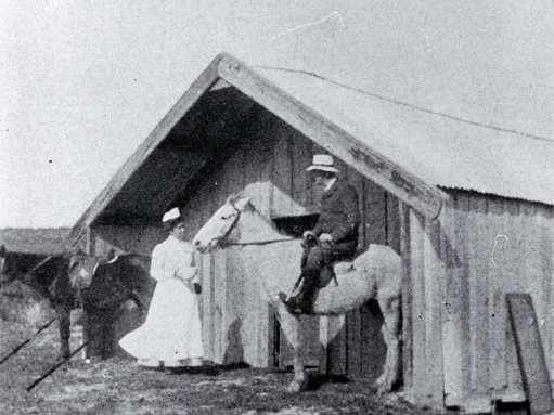 Early Māori Nursing One of the first Māori nurses, Ākenehi Hei, stands