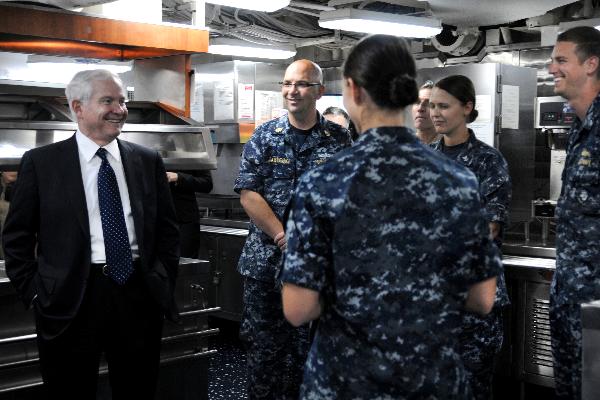 12 of 18 8/16/2010 1:21 PM U.S. Defense Secretary Robert M. Gates meets with sailors aboard the destroyer USS Higgins in San Diego, Aug 12, 2010.