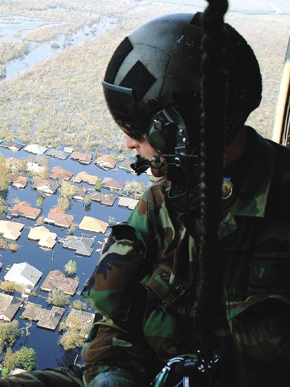 USAF photo by MSgt. Bill Huntington e USAF combat camera photographers TSgt. Keith Berry, a pararescueman with Air Force Reserve Command s 304th Rescue Squadron, Portland, Ore.