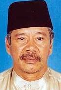 (2003) Mohd. Nazaruddin Ahmad No. 43, Lorong Mentiga Jaya 3, Taman Mentiga Jaya, 26600 Pekan, PAHANG. (AB392) 09.4264113 (h) 013.9232351 (hp) 09.4264221 (o) 09.4264220 (f) 394.