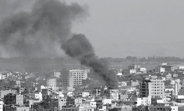 Dense smoke rises from Gaza city after Israeli bombardment on 8 Jan, Poland mulling sending more troops to Afghanistan WARSAW, 8 Jan Poland s National Defence Ministry is mulling sending more troops
