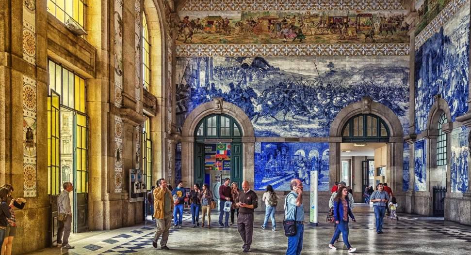 Award winners - Rising Star Porto With Porto and Lisbon, Portuguese Cities are up-and-coming. São Bento train estation in Porto Porto is the winner of the 2016 Rising Star Award!