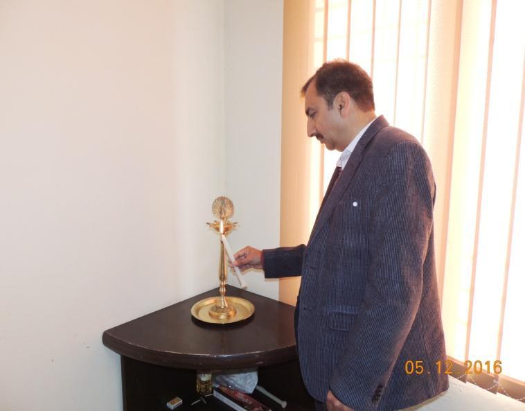 INAUGURAL SESSION The Training was inaugurated by Er. Rajesh Bakshi, Chief Engineer, I&PH (Mandi Zone) by lighting the lamp of knowledge, learning & wisdom.